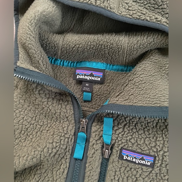 Patagonia Women’s Retro Pile Fleece Hoody - Picture 2 of 4